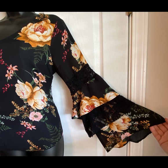 Blouse - Picture 2 of 4